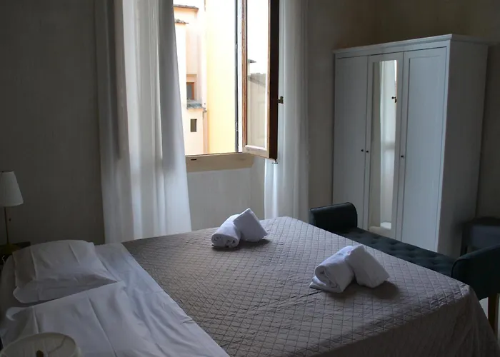 La Loggia Del Mercato Nuovo * Florence